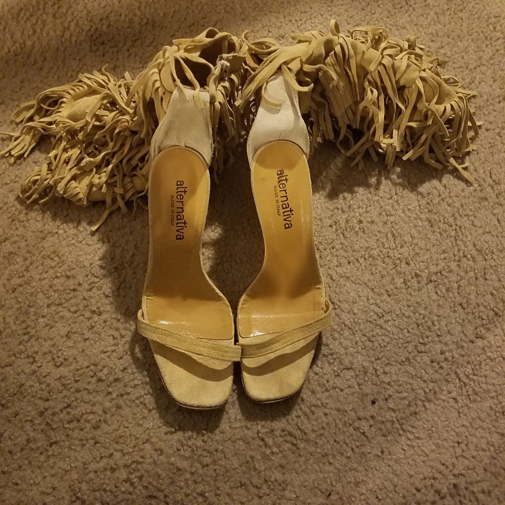 Shoes - Picture 4 of 4